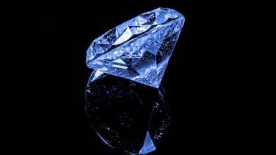 Diamanty jsou symbolem luxusu. Proč jsou však tak drahé?